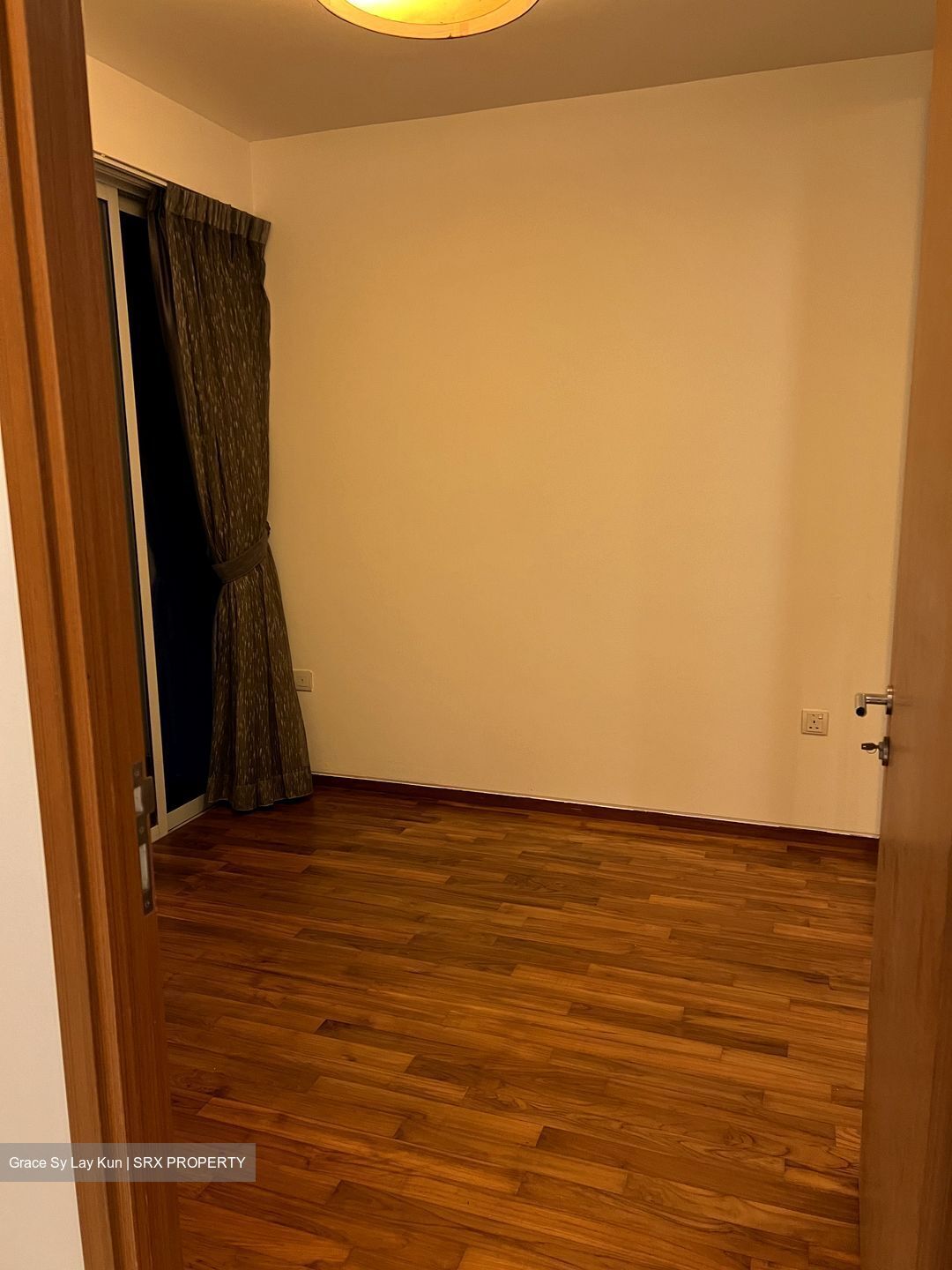 RV Suites (D10), Apartment #451649541